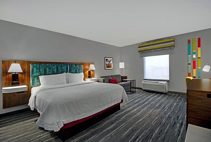 Hampton Inn and Suites Syracuse-Erie Boulevard